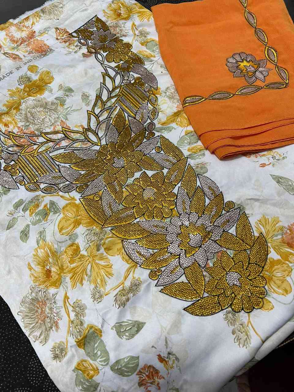 مخور حرير اندنوسي القطعه اربع امتار مشغولة ستراس وخيط حرير اصلي صدر وردن سعر الثطعه 27 الف الي تحب تحجز تراسلني خاص


**إذا كنت صاحب هذا الإعلان وتريد حذفه لأي سبب، رجاءا أرسل رسالة إلى الدعم الفني**