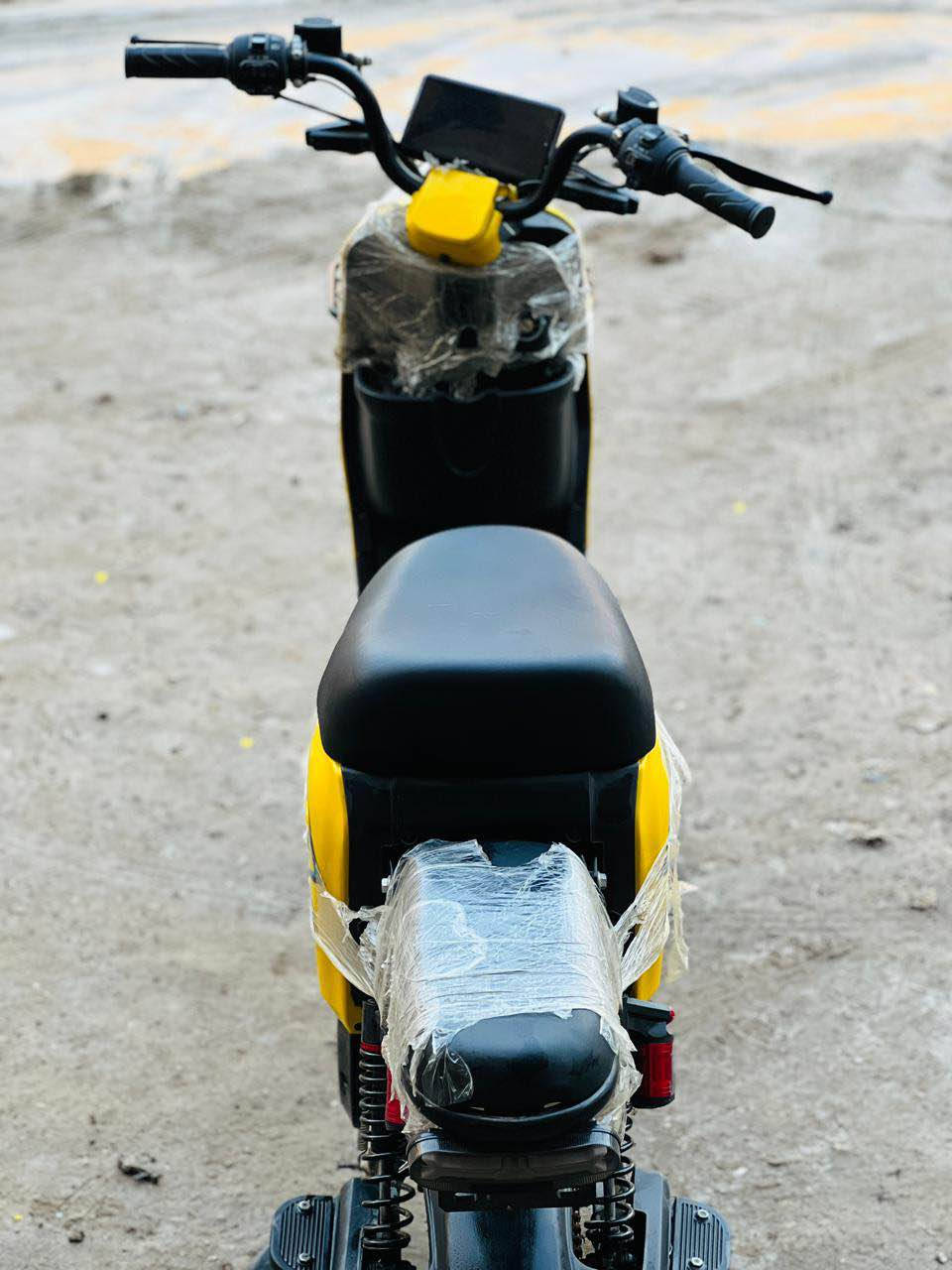 ار ٩ للبيع دراجه حيل نضيفه تجي تاخذه وتترحملي لين معتني بيهه شحنه زين كلشي بيه حلو رايده ٥٠٠ وبيه مجال للطيبين *********** البصرة, العراق
