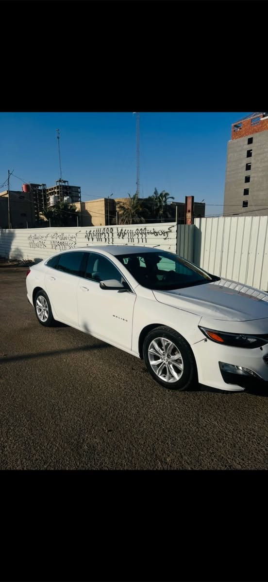 شوفرليت ماليبو ٢٠٢٣ 
سيارة وارد امريكي حادثهة بسيط بالجاملق عكس جهت السايق وشويه من البنيد وراجع ع البارد سيارة جديدة اخت الزيرو ماشية ٢٩ الف كيلو متر سنوية تنتهي ب ٢٠٣٠ بسمي 
السعر المطلوب ١٤٠ ورقه وبيهة مجال بسيط للاستفسار 
***********
