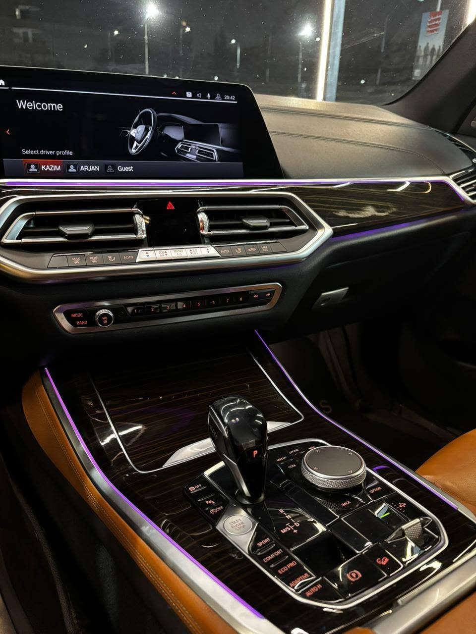 BMW X5 M40i
Model 2020
147,000 km
Exterior Color : Black
Interior Color : Camel 
3000 cc
375 hp
Head-up display
Harman / Kardon sound
system Panoramic sunroof
Blind spot
Shifting paddles Wireless charger
Folding mirrors 
Keyless entry
Fully electric seats
Electric tailgate
Memory seats package
Apple CarPlay / android auto 
Ambient lighting 
Lane keep assist
Brake assist
Electronic brake distributioin
19 inch

For more info call 📞

                           01212839999
Abdelrahman


**إذا كنت صاحب هذا الإعلان وتريد حذفه لأي سبب، رجاءا أرسل رسالة إلى الدعم الفني**