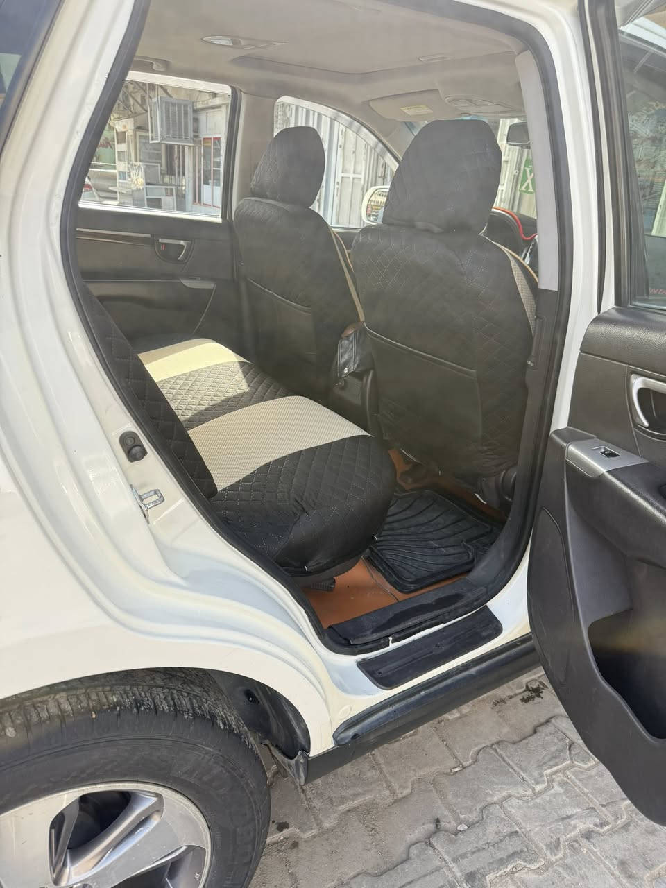 السلام وعليكم
سنتافيا 2012خليجي محرك4سلندر فول بصمه فتحه مري شفط

سياره جاهزه رقم بغداد جديد من كل نواحي صدر وتايرات تبريد تدفه كله شغال جدد شاشه كامره  محرك وكير مكفولات سعرها145وبيها مجال مكاني بغداد ساحة عدن الاستفسار اتصال***********وتساب هم بي صاحب سياره 

  ملاحظه بيه طخه بل باب مرجعه ع بارد
