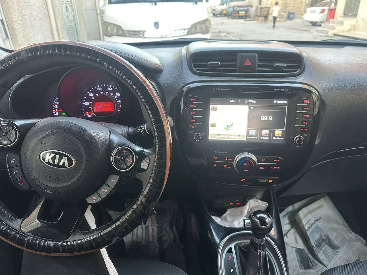 كيا صول 2015 وارد امريكي بدون حادث فقط كلير جاملغ وباب السعر 88 قفل رقم بغداد
مكينه 2000 
شاشه كبيره كامره 
***********
