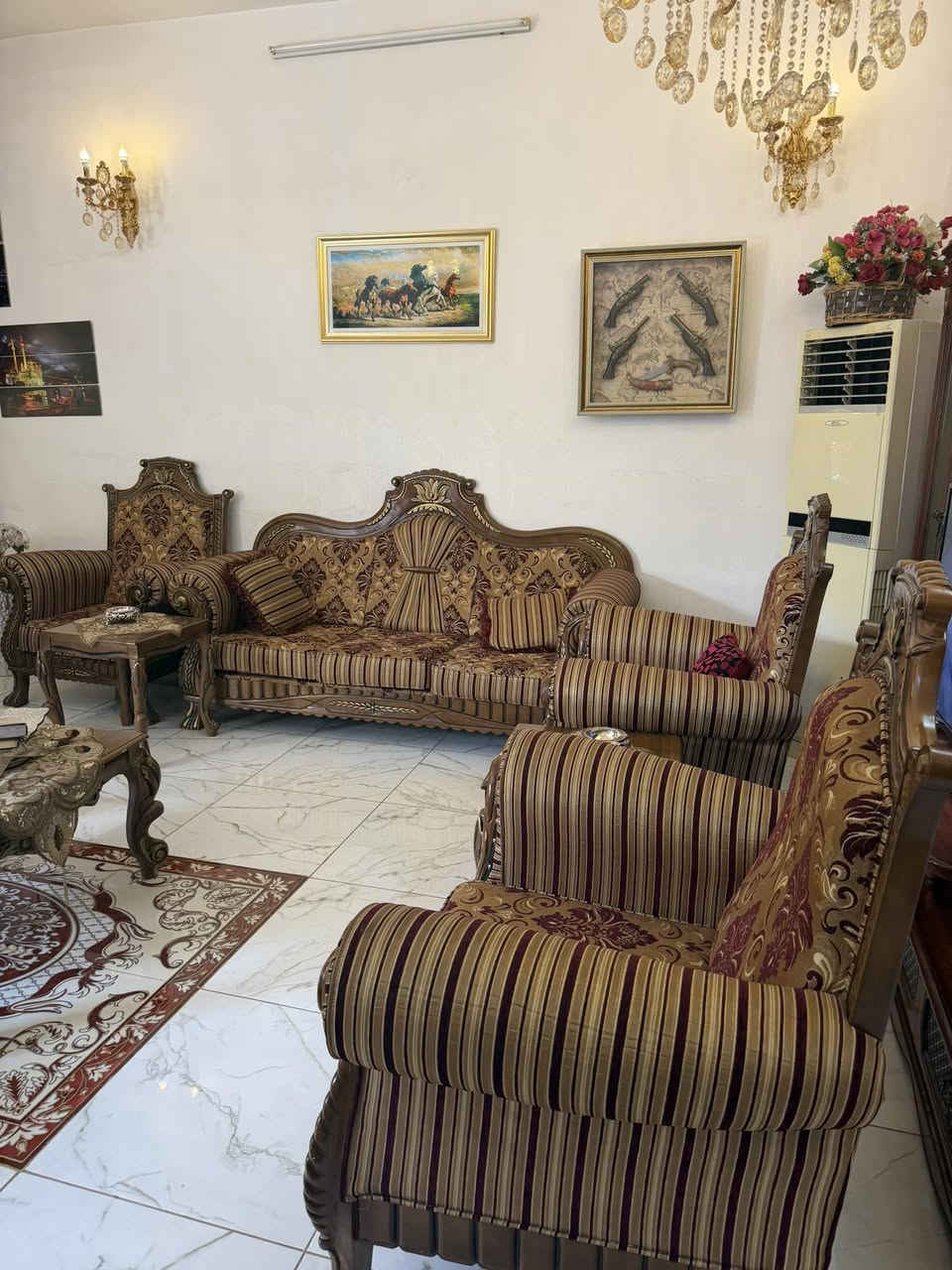 تخم ملكي مع البرده مع طبله وسطيه كبيره وأربعه صغيره


**إذا كنت صاحب هذا الإعلان وتريد حذفه لأي سبب، رجاءا أرسل رسالة إلى الدعم الفني**