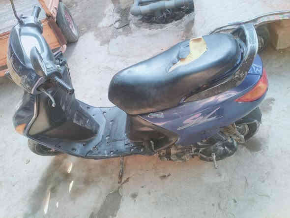 دراجه فراشه للبيع   يرادلها تجفيت وترتيب  ابيع كوم حديد ب100 وبيها مجال  / شط العرب الجزيره ***********
