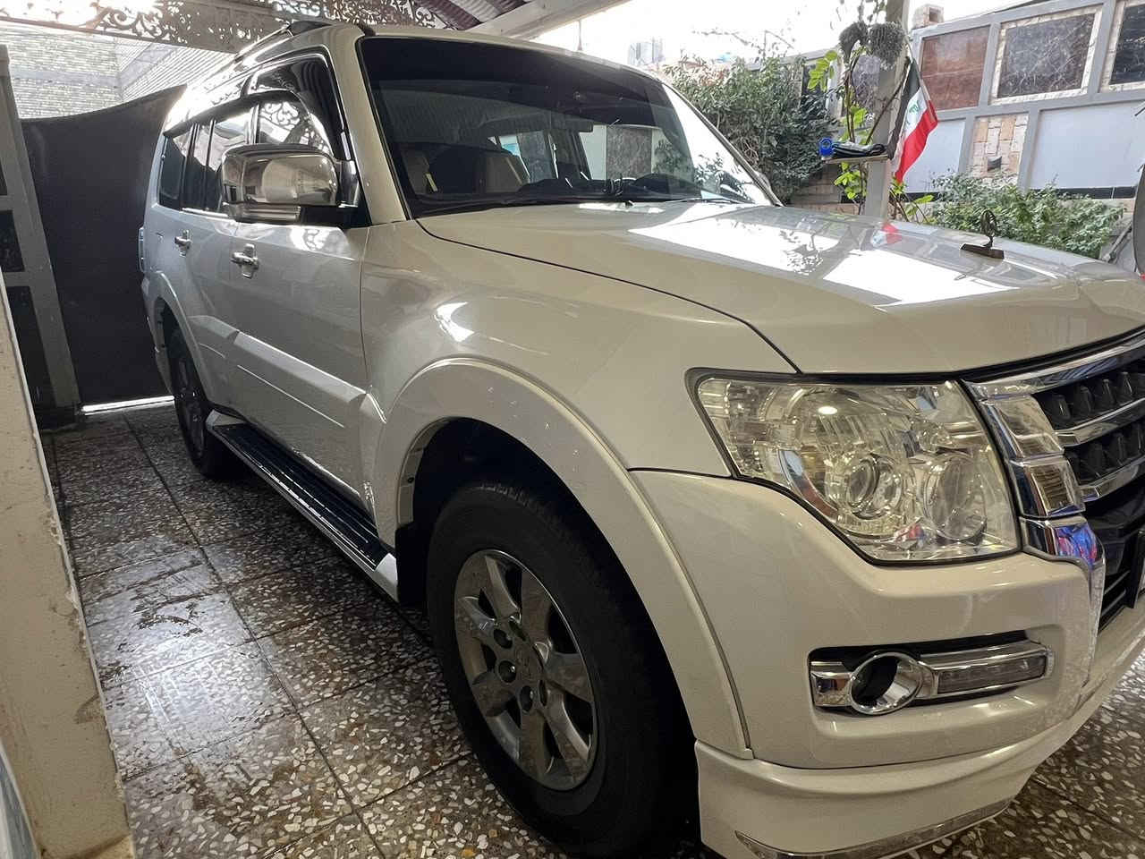 السلام عليكم 🫡 
باجيرو 2015 سعودي رقم اربيل باسمي تحويل مباشر
ماشيه((((( 75 km حقيقي )))))
مكفوله كفاله عامه لابارد ولاصبغ ولاتبديل عل فحص
سياره جديده بمعنى الكلمه جاهزه من كلشي 
محرك كير عل شركة 
شاشه تاب
كامره خلفيه
تبريد 3 قطع
حساسات خلفيه
مري شفط
تحكمات سترين
كروز سرعه 
نظام تشغيل عن بعد مسويلها
محرك كير صدر تبريد تدفئه كله شغال وعل شركة
زنون عالي ناصي بروجكتر
لحيه اماميه وخلفيه اصليات  
بيع او مراوس حسب القناعه
177$ 
***********
مكان السياره بغداد الدوره
