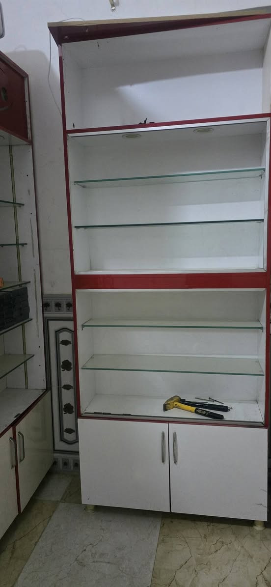 السلام عليكم فاترينات الموبايلات نظيفه للبيع مكاني ذي قارقضاءالغراف ***********
