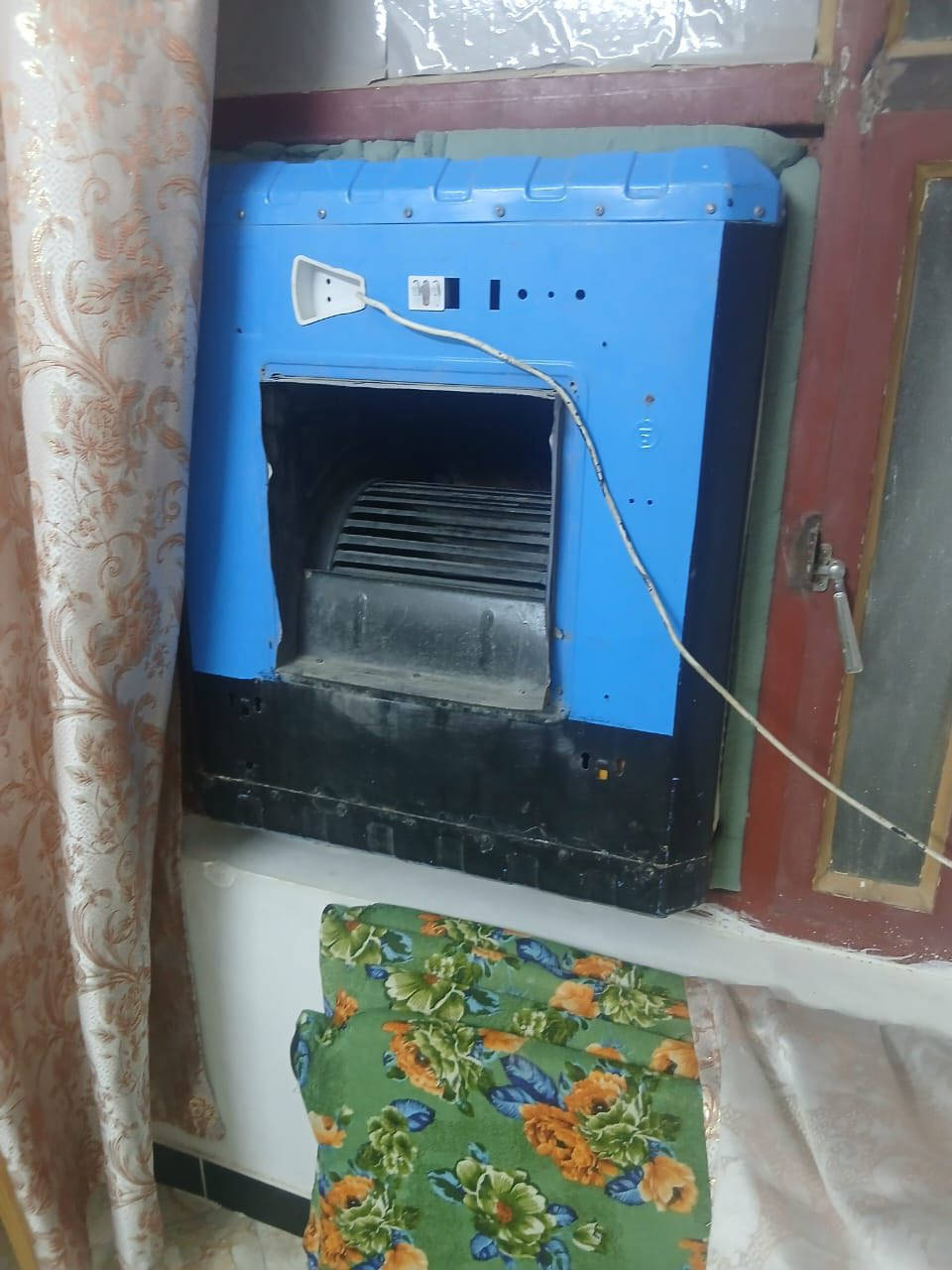 غراض بيت للبيع الغراض قبل ١٠ ايام مشتريهم طباخ ايطالي ٥مشاعل وكاونتر المنيوم داخل وخارج قطعتين ومبردة حديد وسط سبب البيع لغرض السفر العنوان الدورة البوعيثة الي يريدهم يراسل هذا الرقم كورك بي واتساب 
***********
وهذا بي فقط اتصال
***********
