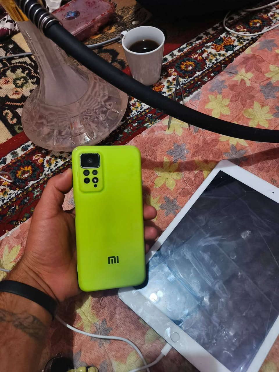 سلام عليكم ايباد 8 مكفول ذاكره 128 بس شوي بي كسر بل حساسه و مبايل هم ثنين اريد راوس بين مبايل كون 120 فريم مبايل كون 120 مكاني البصره  المشراك  ***********
