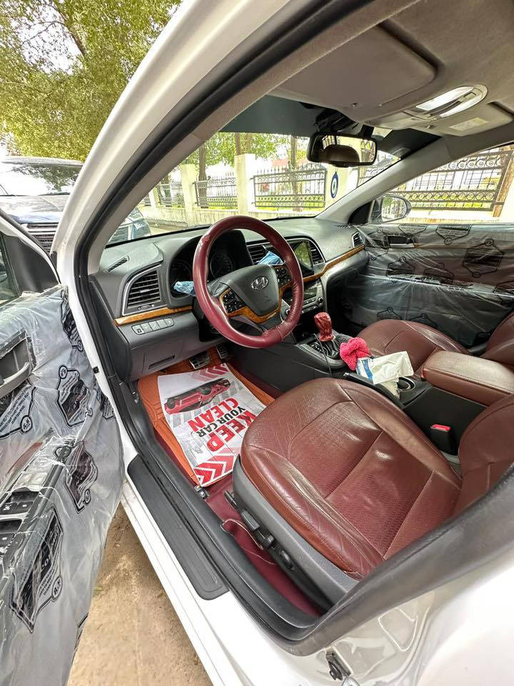 السلام عليكم
النتر وارد ايرني
موديل 2017
فول موصفات لمتدد 
كشنات جلد تدفه تبريد
سياره بيه فقط الدوسه صبغ فقط
سياره. ماتصرف عليه ربع
صدر امامي خلفي كامل
ماشيه133 الف
رقم بغداد تحويل ثاني يوم
السعر اتصل ع رقم 
***********
