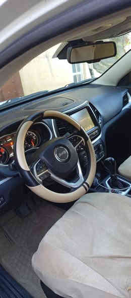 السلام عليكم من رخصت الادمن سياره جيب بزون موصفات حساسات بصمه كشن جلد كهرباء تشغيل عن بعد بصمت ابواب  ماشيه 15الف سياره حادثها جاملق بمريكا سعر 120وبيها مجال ‭0781 966 7389‬
