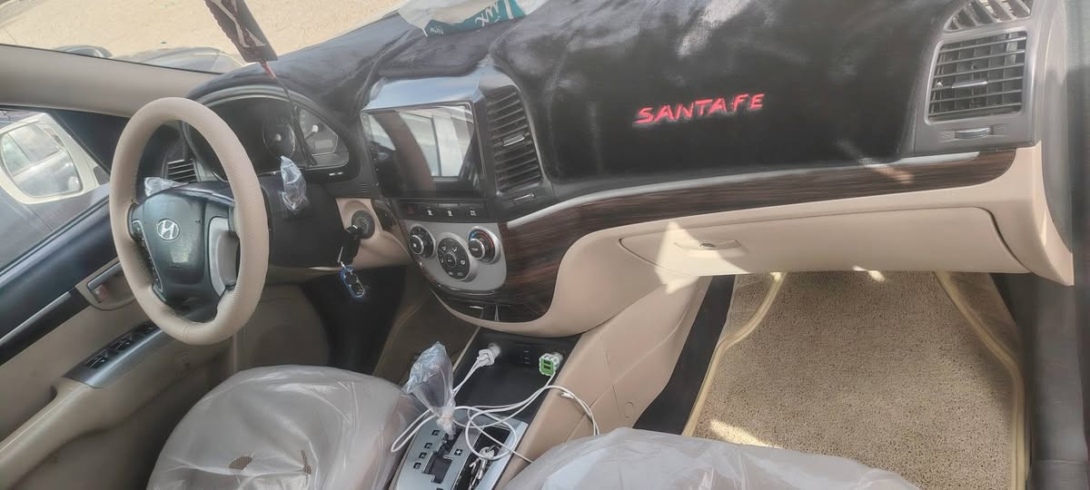 السلام عليكم سنتافيه للبيع 2012 كفاله عامه سياره شركه العامه للأستفسار ***********
