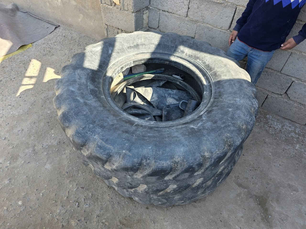 سلام عليكم تايرات نص عمر لبيع لتواصل ***********
