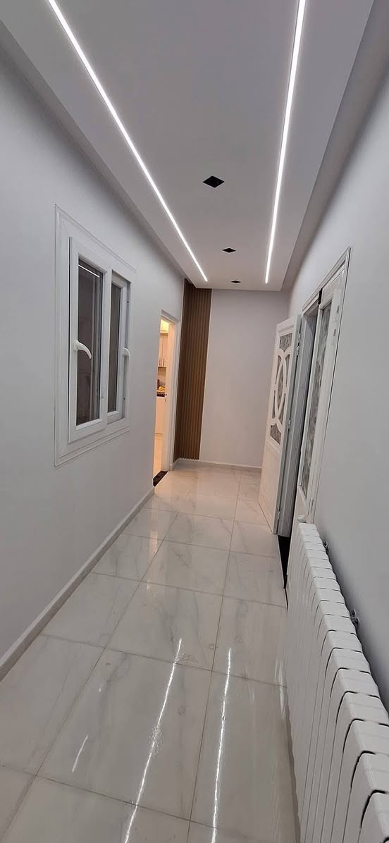 علاوي صباغ للديكورات نعمل جميع الديكورات الحديثه وبحدث وجود المواد ونسب السعار 
رقم الواتساب ***********
***********

