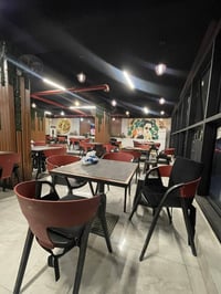 كافيه كاردنز • اليرموك بغداد • موقف سيارات واسع