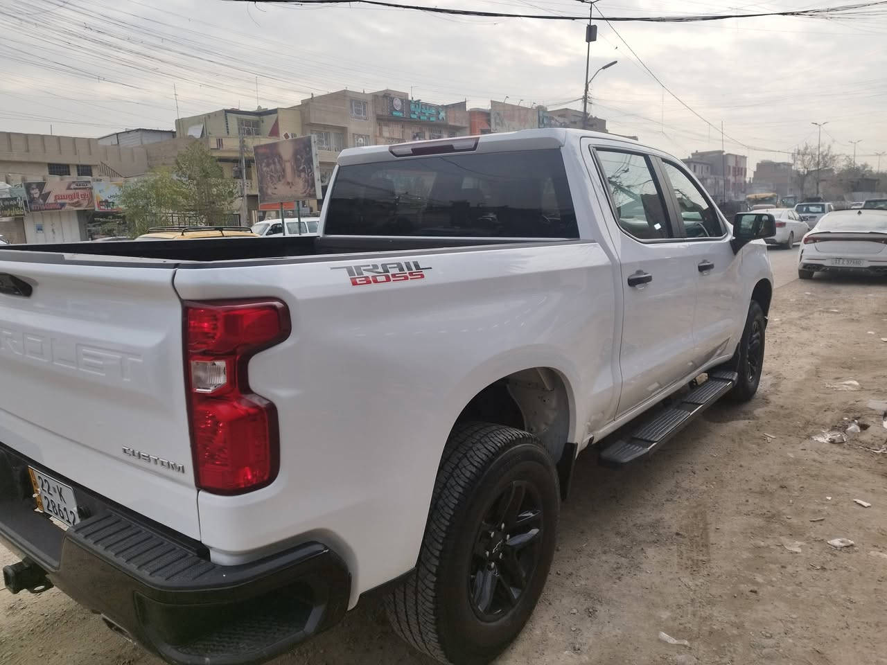 سلفرادو موديل 23 وارد امريكي حادثها كلش بصيط 
مكينه 8 سلندر باب خلفي كبير بدي قصير
فور ويل  المرغوب سياره جديده 
 وبالعافيه علئ الياخذها مكانها بغداد تحويل مباشر باسم المشتري 
السعر 280 
 اي استفسار اتصل ***********
