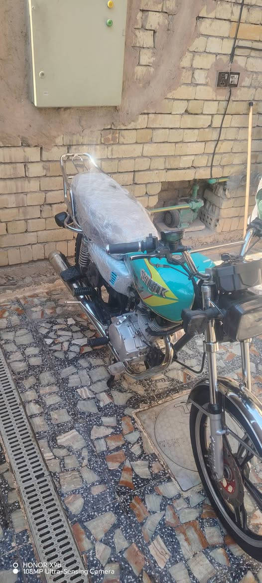 *********** موديل 24 سعر 600 وبيها مجال وكان من يده الصدر الاورفلي قرب شركتي الانوار
