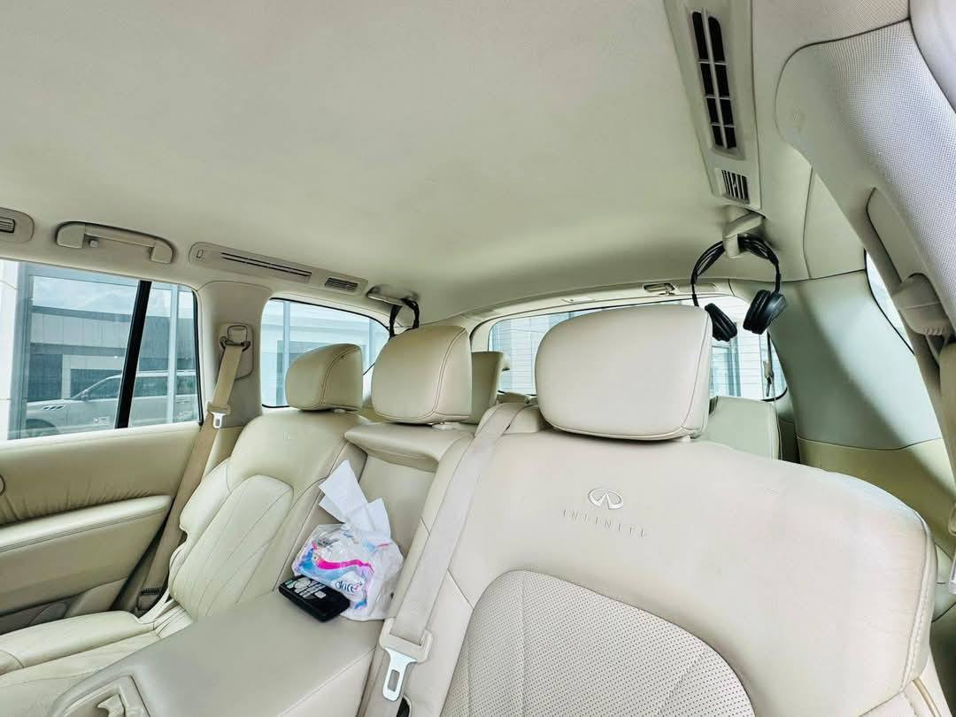 انفنتي 2014 QX80 رقم سليمانيه
مواصفات 
محرك V8 5600 
كير 7سرع 
جنطه كهرباء 
كشانه جلد + حركه كهربائيه 
رادار جميع الجهات مع توقف ذاتي مع نقاط عميه 
لايت زينون 
ثلاجه 
تبريد ثلاث قطع منفصل 
تشغيل عن بعد 
جميع الزجاج اوتو 
وبعد بيه هواي مواصفات 
كير ومحرك بشرط 
تخم تاير كوري 
عداد المسافه 135 الف 
لسياره عليه ادامه كامله نوزلات وقاعده فيتبم وبلكات ومجاول كله جديد 
لسياره كفاله عامه من صبغ وبارد وشخط 
*********** وتساب 
*********** وتساب 
مكانه فلوجه او اربيل 
سعر 218 ورقه وبيه مجال
