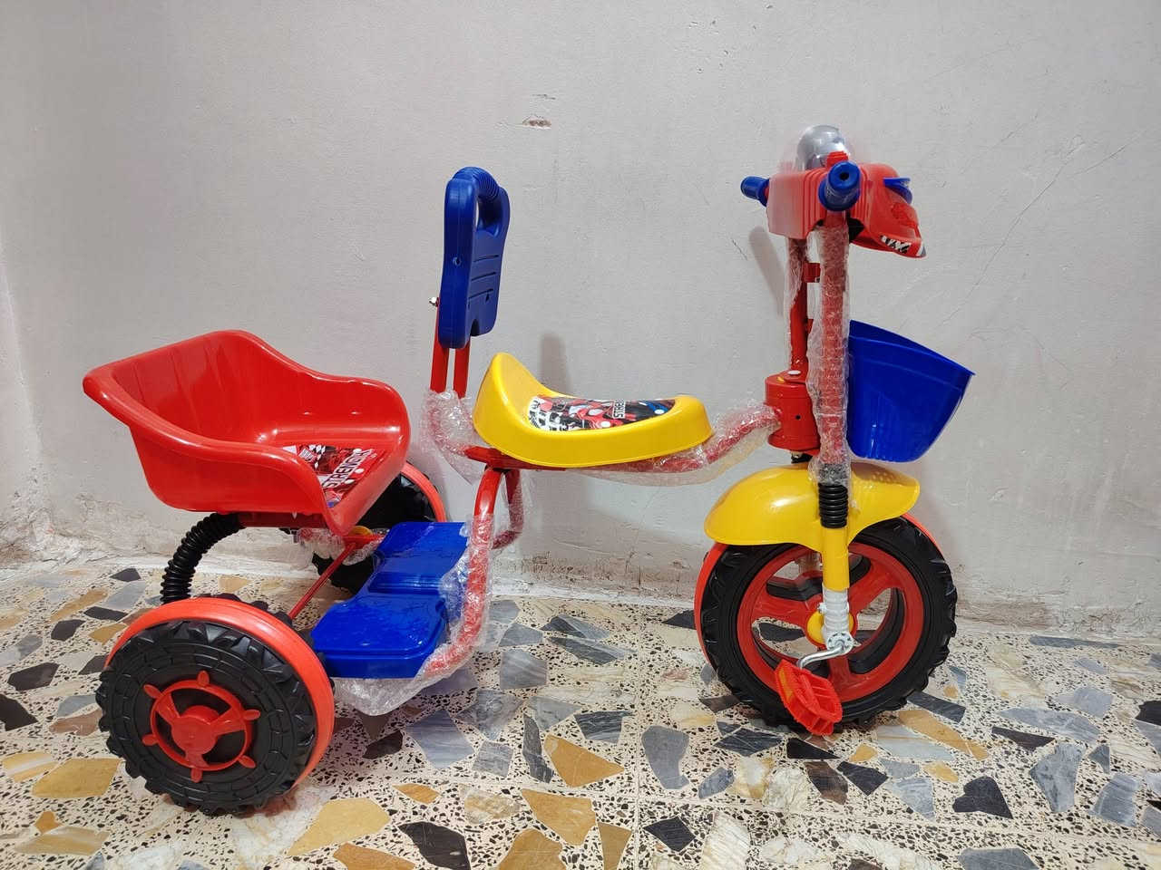 السلام عليكم يعلن معرض حسين الملك عن وصول وجبة جديد من باسكلات
متوفر باسكل نفر مع موسيقى
متوفر باسكل نفرين مع موسيقى
متوفر درجة طفل مع موسيقى
متوفر باسكل حجم 12كافه موديل
متوفر باسكل حجم 16كافه موديل
متوفر باسكل حجم 20كافه موديل
كلشي موجود يم كله جديد اصلي
متوفر جمله مفرد 
العنوان بغداد سوك صدرية
فرع الثاني بغداد حي جميلة
يوجد توصيل كافه محافظة
***********حسين الملك
