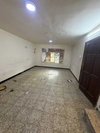 #للايجار_في_السيدية دار سكني المساحة 150م نضيف جداً  يحتوي ع ثلاث غرف ...