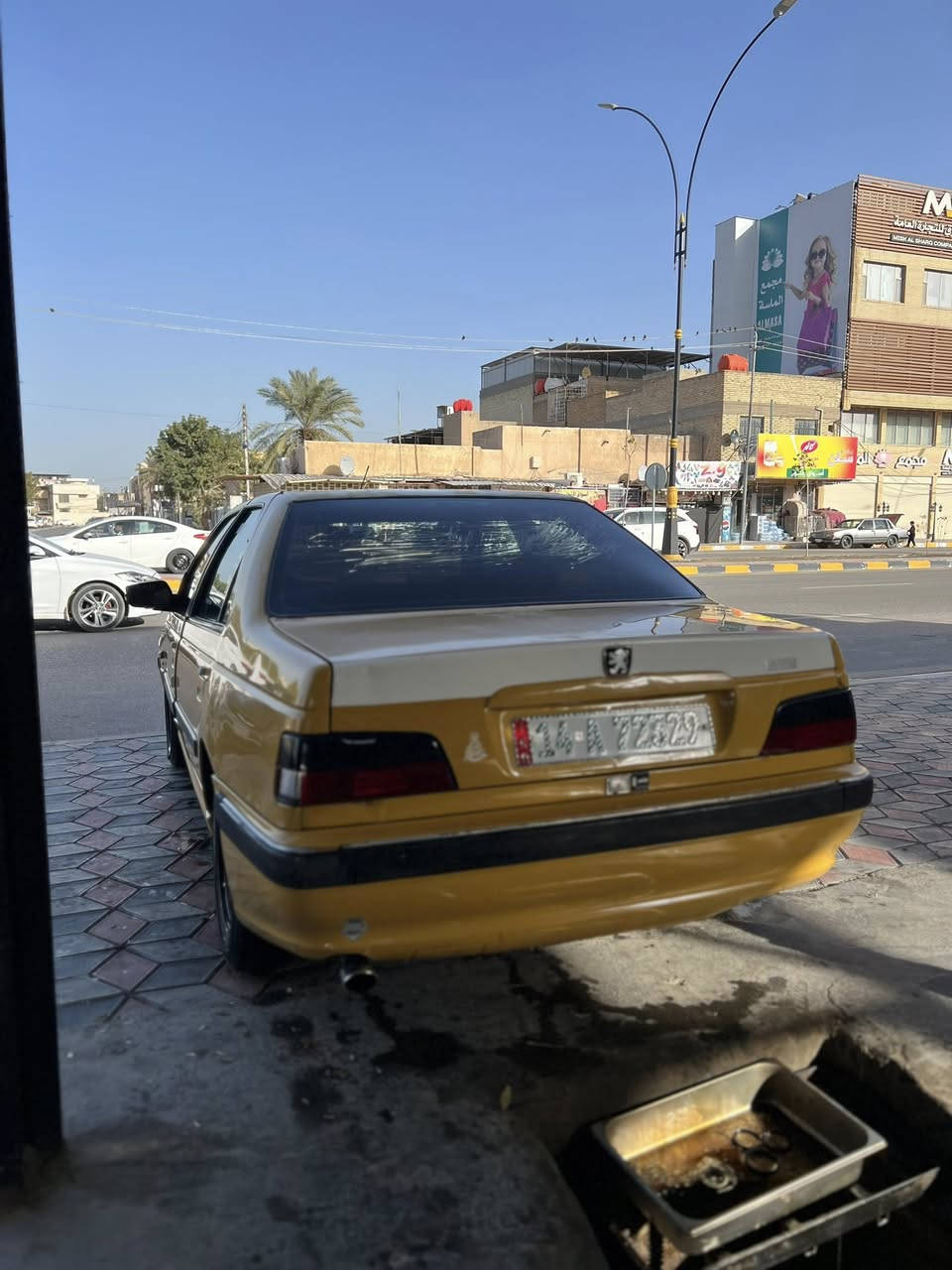 بيجو بارص 2015 رقم بصره انكليزي بسمي مصفره هئيه وغرامات مكاني نجف ب40 مجالها بسيط حك الجيه مكفوله فقط بارد بسيط تبريدها شغال جاهزه السياره ***********
