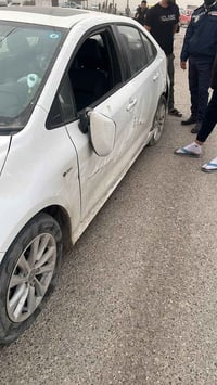 كورلا 2025 على حادثها بسمي ماشيه 43 البيبان ضربتهن خفيفه  ابيع على حطت...