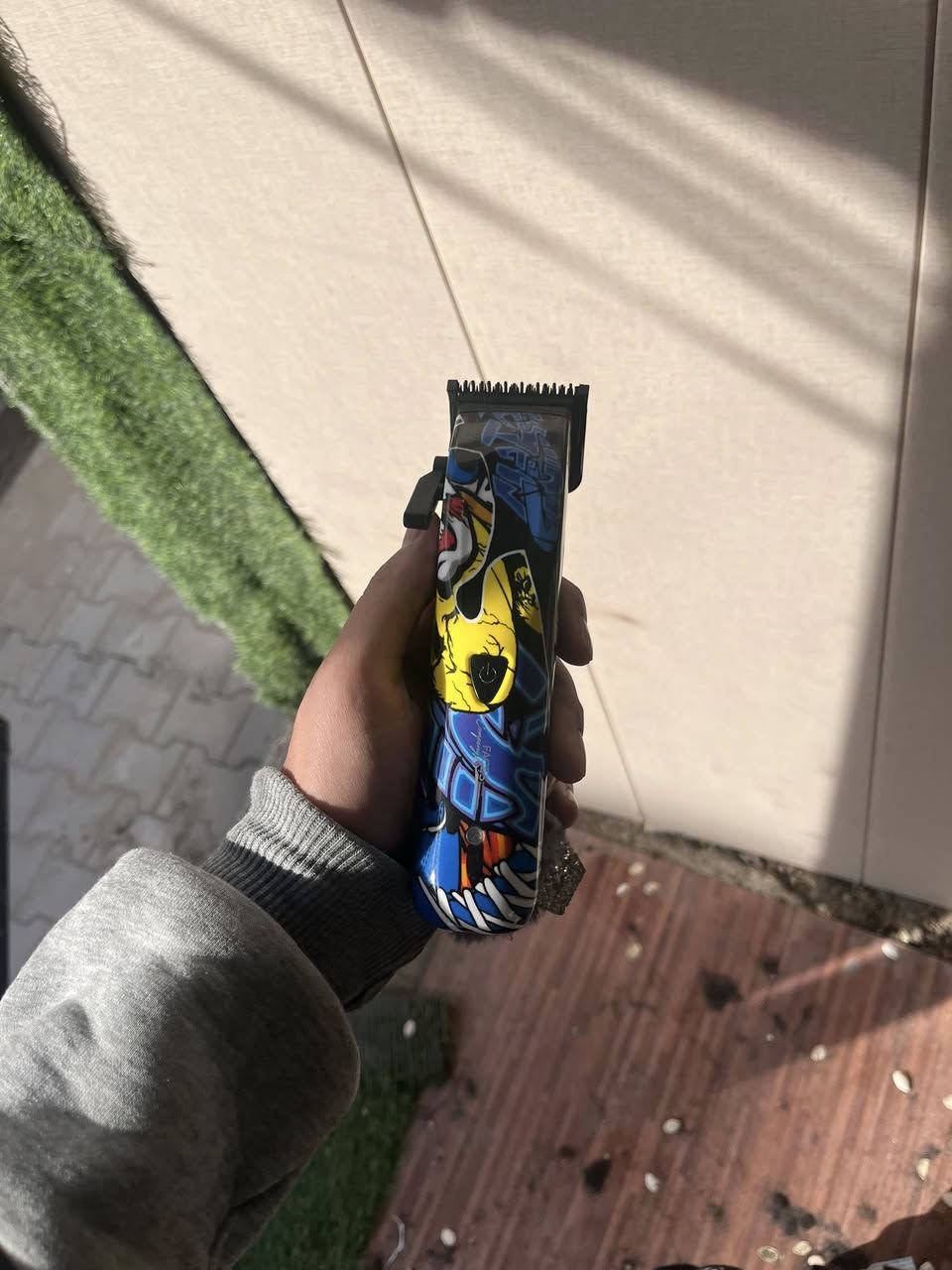 غراض حلااقه كامله للبيع  العنوان نجف حي الجامعه ***********
