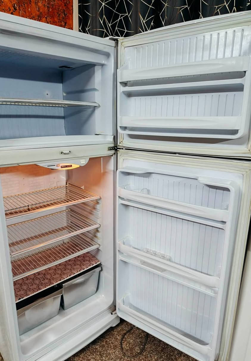 ثلاجة ماركة (كونكورد لبنانية باب اول ) مضلع بواري نحاس فريز خارجي نضام تجميد وبيها جهاز حمايه من الشركة ارقه ثلاجه حجم (24) قدم  تجميد درجة اولئ نضافه 90 بالمية داخل نضيف فول مال بيت ضمان اسبوع شرط التجميد السعر مع  التوصيل  ( 325) داخل بغداد حصرا متوفر توصيل كل مناطق بغدادد


**إذا كنت صاحب هذا الإعلان وتريد حذفه لأي سبب، رجاءا أرسل رسالة إلى الدعم الفني**