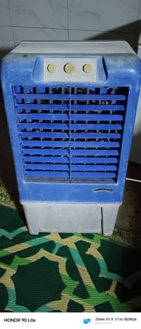 مبردة حجم واسط شغاله بدون تايرات و حلفه تحتاج غسل عنوان بغداد العبيدي ...
