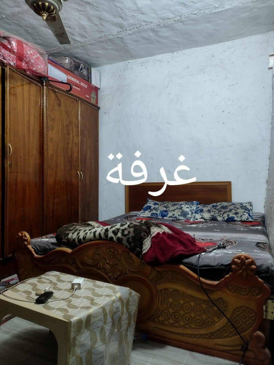 السلام عليكم
دار للبيع طابو صرف مطلوب للمصرف  العقاري ٨٨ يباع بتطلوعة ١٥ مليون اقصادة الشهر ٤٦٨الف العنوان ابو صخير شارع السايلو قرب مدرسة الجوهرة  مقابل شارع اعدادية الابراج#ملاحضة الدار مأجر ٢٠٠ الشهر 
 المساحة ١٠٠ م الاستفسار الاتصال على الرقم ***********
