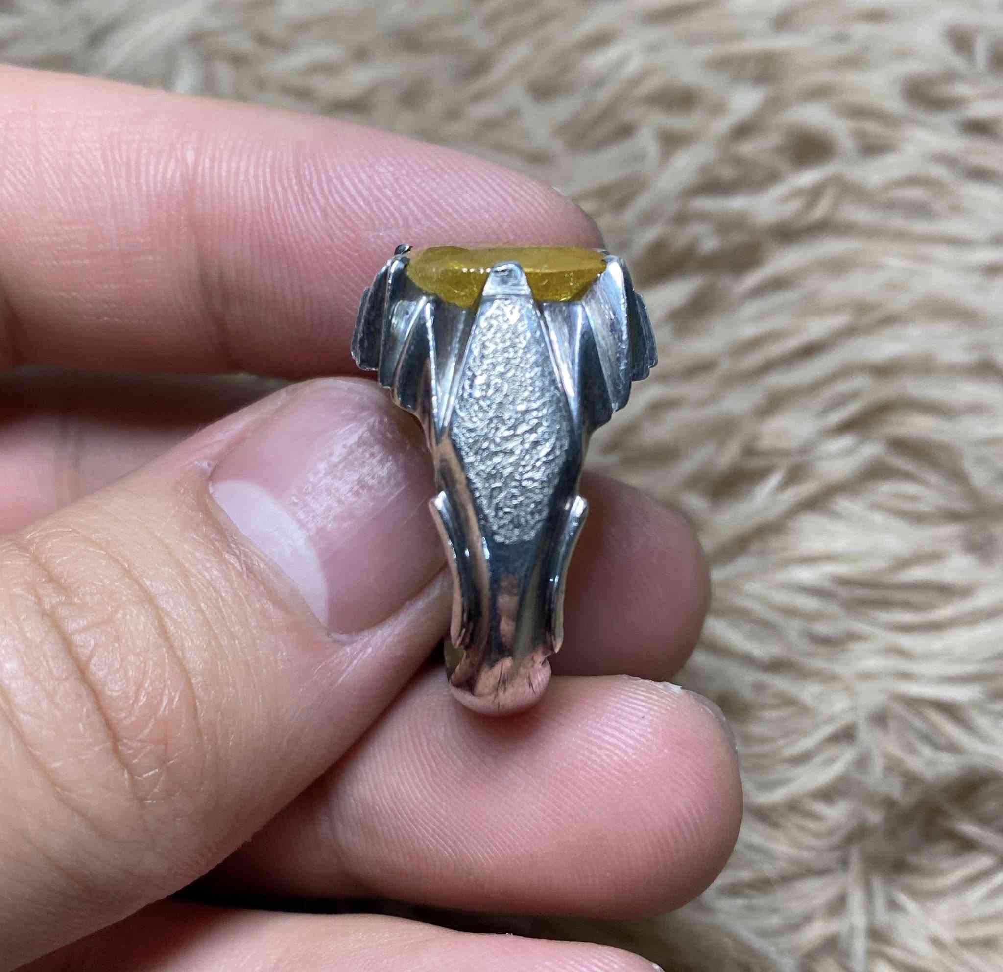 سلام عليكم ياقوت افريقي اصفر صياغة ثقيلة قياس(24)
للبيع يوجد توصيل ***********
