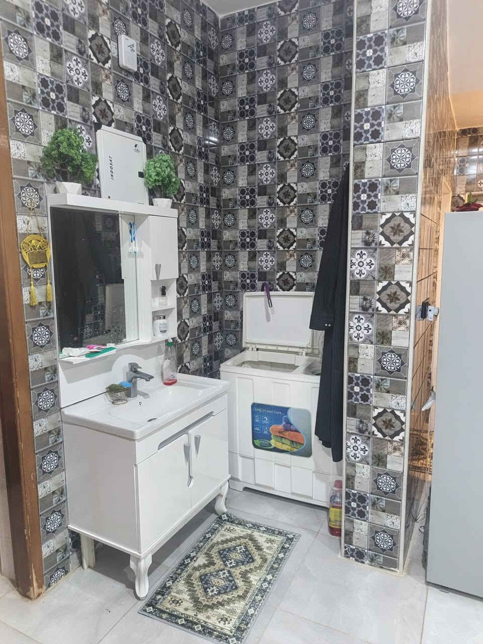 السلام عليكم بيت في حي الخضراء للبيع المساحه 160 متر اي استفسار على هذا الرق***********
