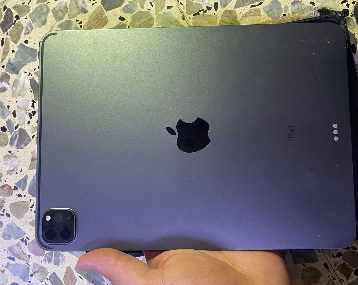 السلام عليكم
ايباد برو 2021 m1 ذاكره 128 بطاريه 81 ايباد كلش حلو وراقي 120 فريم كل الالعاب بس وكع من ايدي وصار بي كسر بالكلاس  شاصي نضيف ظهر نضيف فيس ايدي شغال لمس فول ما يعلك كامره شغاله كله شرط السعر ٣٥٠ الف شراي راسلني خاص


**إذا كنت صاحب هذا الإعلان وتريد حذفه لأي سبب، رجاءا أرسل رسالة إلى الدعم الفني**