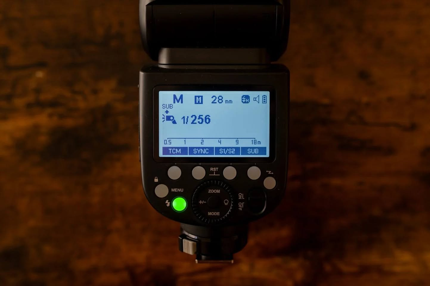 Godox v1 pro canon
الفلاش الاحترافي نسخة ال pro بعده جديد بالباكيت و كامل القطع موجودة مجرد المشكله بي صوت خرخشه داخليه من شركة قرطاج اجاني بهاي الحاله و ما مأثر نهائيًا على العمل الصوت مو يم المحرك الدوار يعني مابي اي تاثير  اشتغلت بي 4 اشهر و بعده ممتاز 
 ( غرض البيع الانتقال ل سوني ) 
السعر ( 220 الف ) بي مجال بسيط و اذا تدور 100 الف لا تجيني لان الفلاش بعده جديد + 
التواصل خاص + *********** واتس

