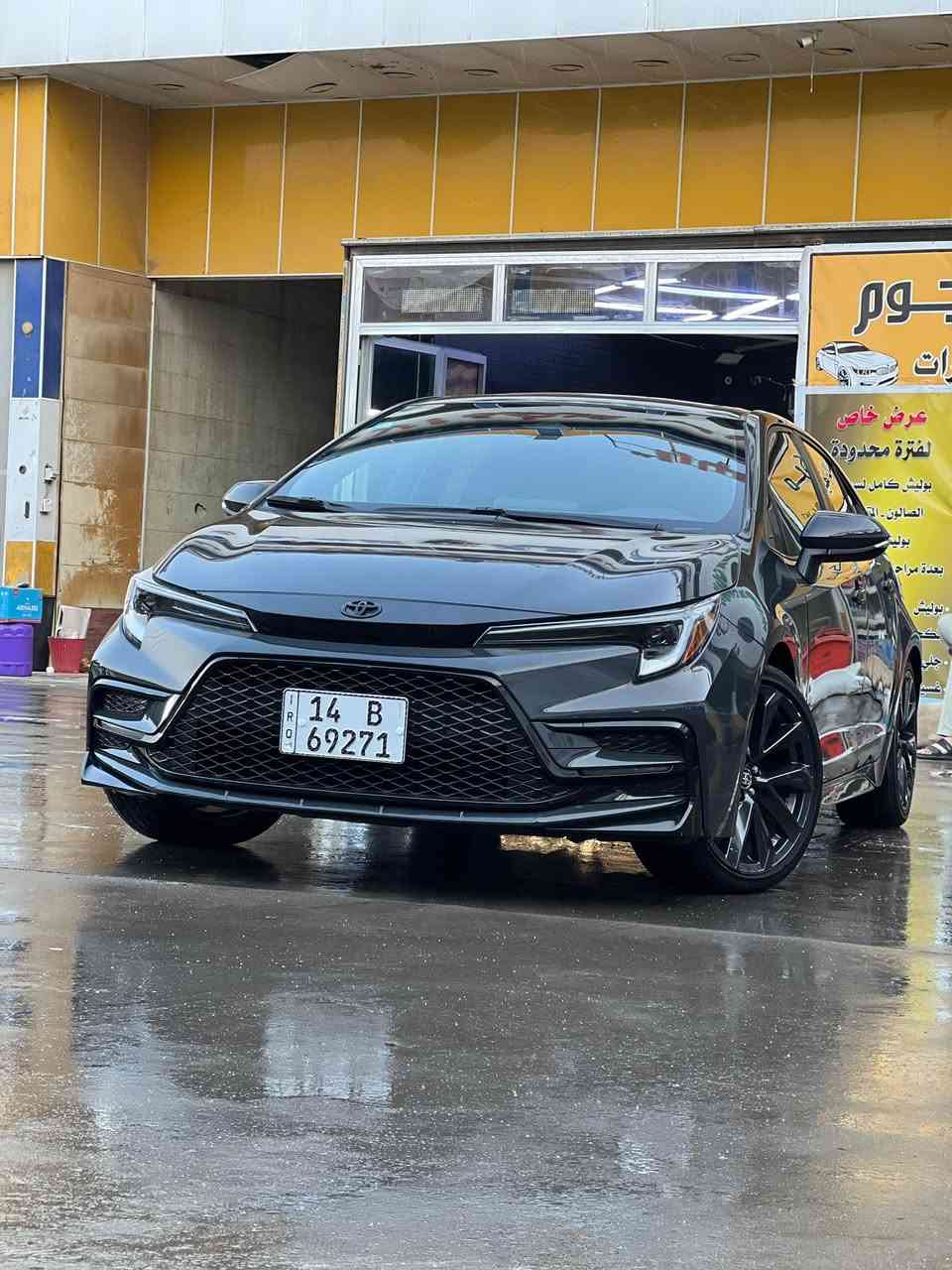 سلام عليكم من رخصت الادمن  كورلا للبيع وارد امريكي فئه se موديل 2024 فول مواصفات فتحه بلاك ادشن ماشيه 12 الف حادثها موجود بالصور بدون ايرباك رقم بصره بسمي تحويل ثاني يوم سعرها 180 ورقه والسياره موجوده بالبصره للستفسار ***********
