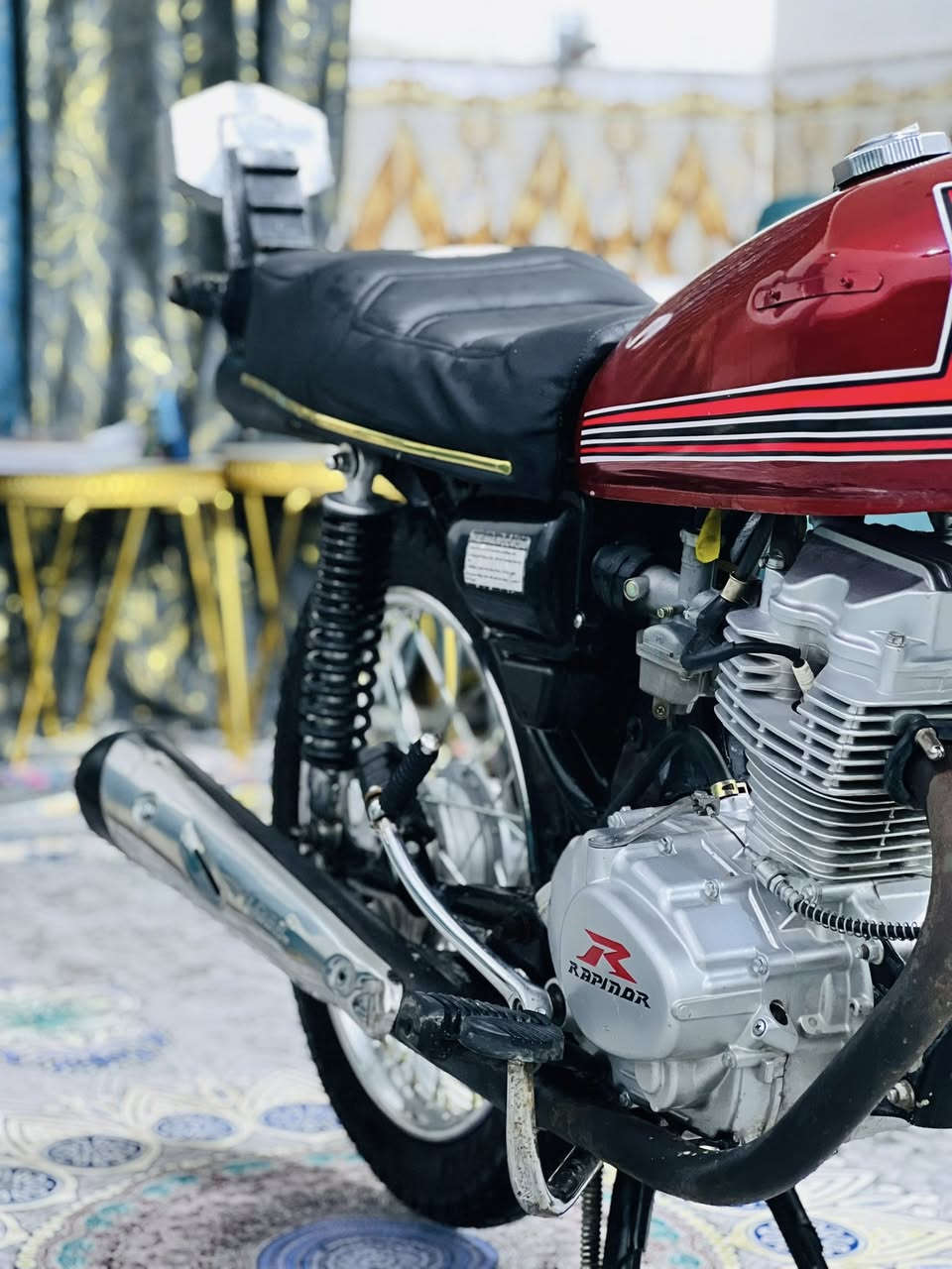 شاصي 2014 احمد شهاب اوراق اصولي. 

محرك مامفتوح 

دراجه كفاله عامه مبيها نقص برغي. 

مكان محاويل ناحيه الامام.  

هـ ***********

السعر 700 بية مجال
