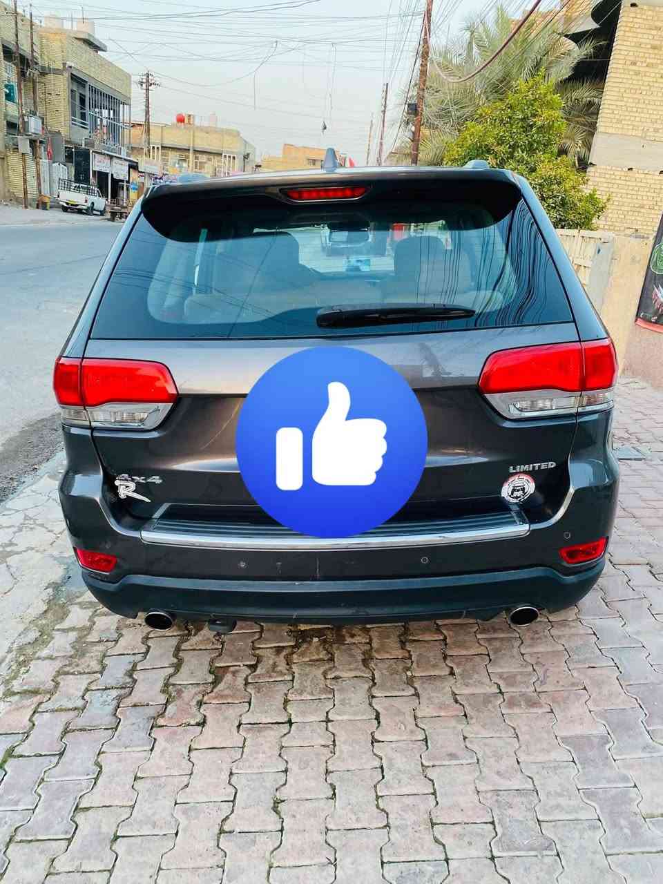 للبيع
جيب  كراند شيروكي فئة لمتد خليجي
موديل ١٤ رقم بغداد  جديد
سنوية جديدة
فول السياره 
محرك 3600
فور ويل
دبل اكزوز
بانوراما
كشنات تدفئه تبريد وكهرباء امام وخلفي
نظام ميموري خزن لكشن السائق
ستيرن تدفئه 
شفتات بالستيرن
كامره خلفيه دواره
مري قلاب +هيتر بالمري
مري تعتيم ليلا
اًشاير بل مري 
تخم تاير جديد 
تبريد جديد  
دمام خلفي 
جنطه كهرباء
زراكات بلايت 
لايت زنون +نشرة لد 
السياره ماناقصها اي شي 
وبعد بيهه مواصفات 
ماشيه164 كم
وقابل لزيادة 
المكينه مفتوحه
بيهه صبغ الدعاميه لامامي ونص الخلفيه وبيهه بارد قليل 
موجود سونار المندلاوي 
السعر220 وبيها مجال بسيط للشراي 
مكان السيارة بغداد 
*********** واتساب
