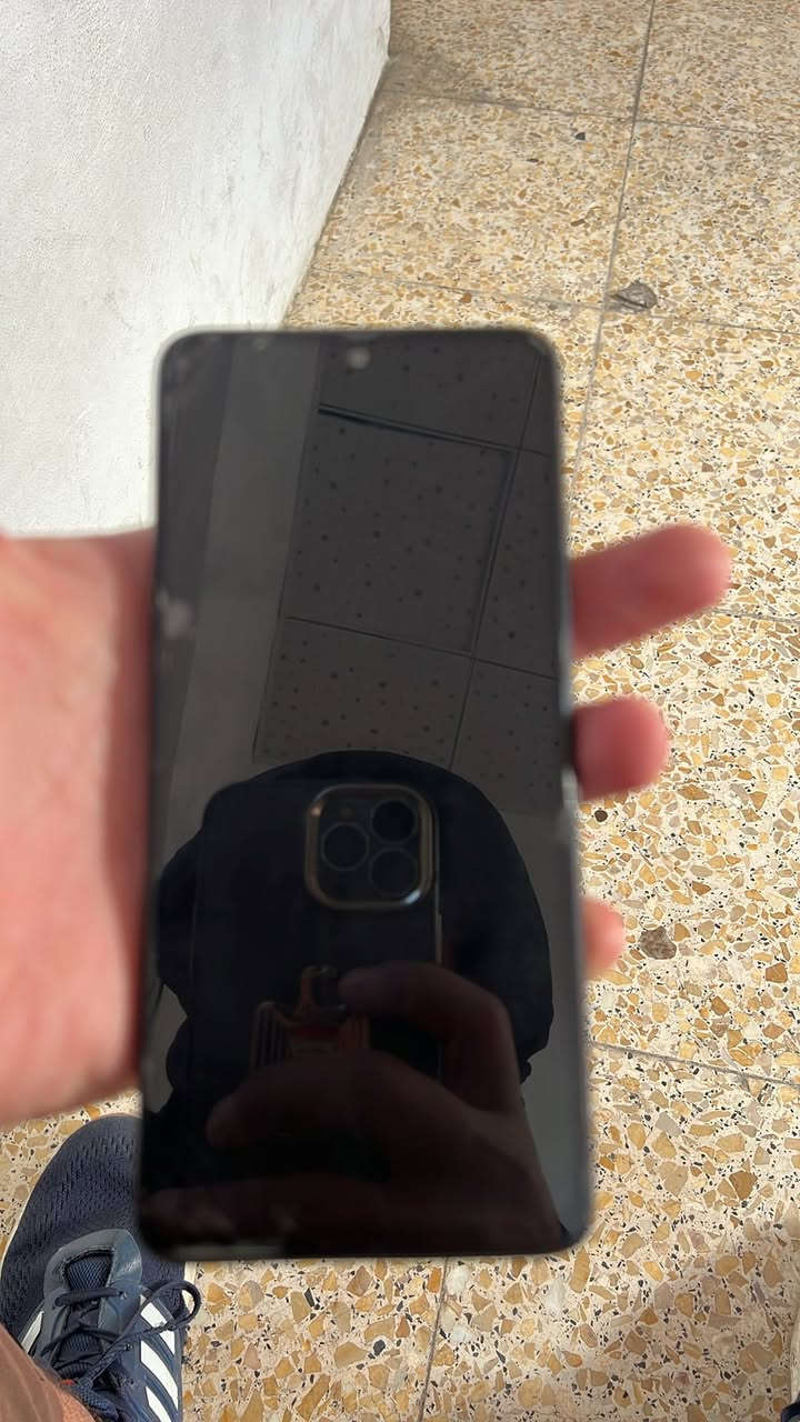 ريدمي نوت 12 برو ماكس ذاكره 256 داخليه 12 جهاز مكفول 
عدا  ضهره سعره 200 بس مجال مكاني نجف


**إذا كنت صاحب هذا الإعلان وتريد حذفه لأي سبب، رجاءا أرسل رسالة إلى الدعم الفني**