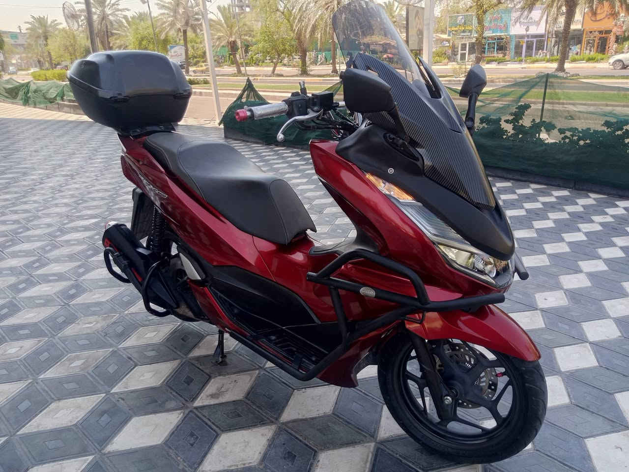 سلام عليكم PCX جيل الرابع ياباني مكينه 160
الون ماروني دراجه كفاله كفر نظافة ٩٠٪
ومكينه خير من الله

ماشيه 19الف ✅
حساس ازدحام ✅
حساس استان ✅
مانع انزلاق 
نضام اي بي اس 
درع اصلي sss
درع صالنصه
درع امامي الاصلي 
ستان مبايل
سبايه اصليه 
مع جنطه الاصليه 
 تزويد بيها حلو 
كله من حسن سبايسي 
 

السعر 29 
دراجه مجرد نص ساعه تمشي باليوم الله شاهد 
مجرد اروح بيها للشغل وارجع للبيت 

وابيعلك من باب بيتي وذا كلولك المكينه مفتوحه ترجع وفلوسك ضعف مكاني زيونه قرب الجوازات أو العبيدي 
‏‪***********‬‏
