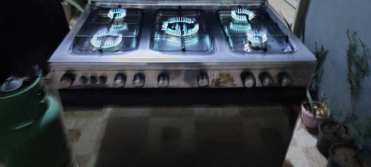 طباخ نظافه 80بالمئه الفرن يعمل مزدوج 90سم التصال ***********
*********** موصل, نينوى
