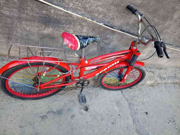 بايسكل ياباني نضيف جدا اومابي اي نقص مكفول للبيع حجم 20 المكان بغداد السيدية السعر 50 اوبي مجال للاتصال على *********** الخط أو على الواتساب
