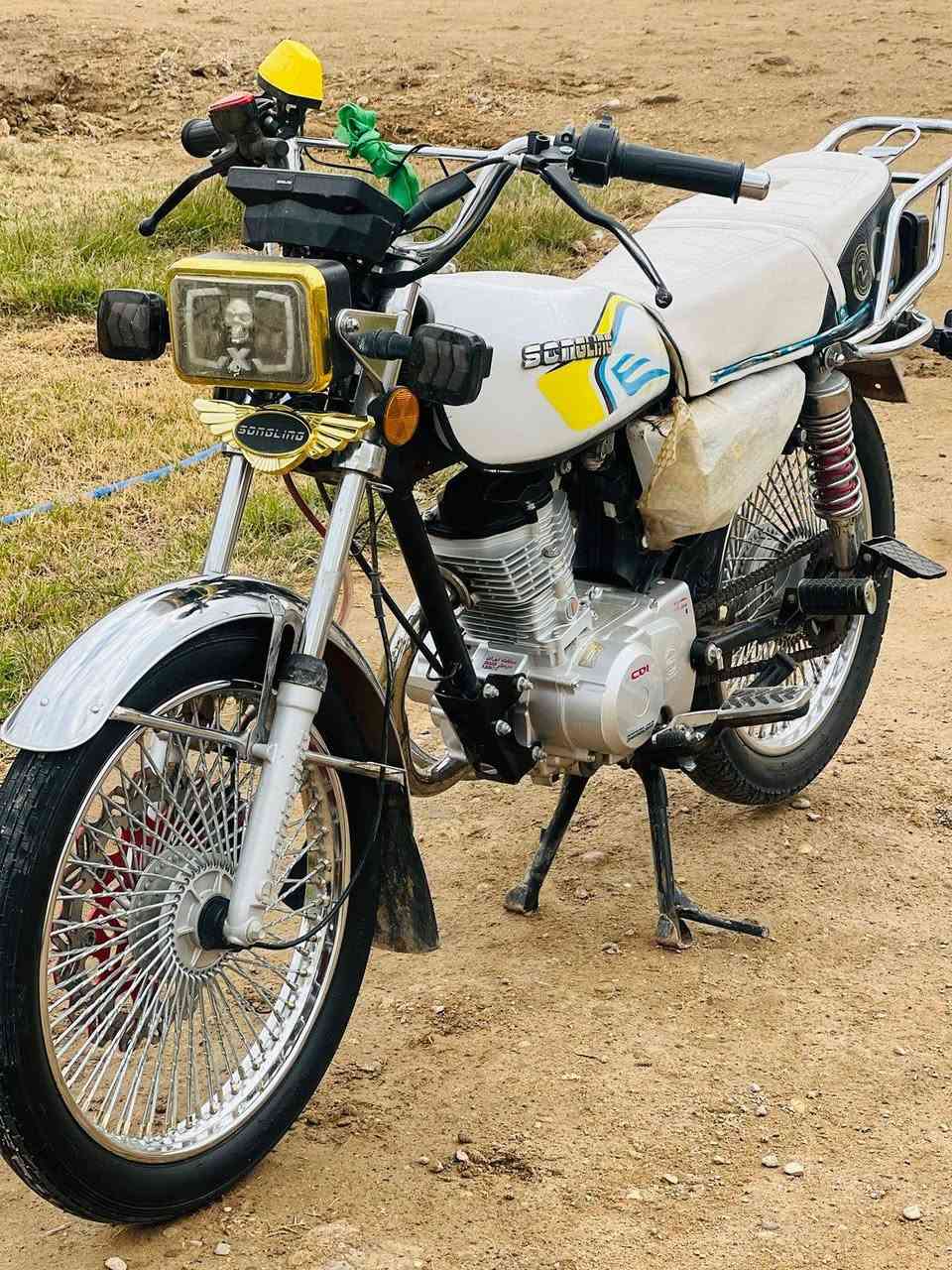 السلام عليكم دراجه لبيع دراجه حلوه ومرتبه موديل 25 مكان واسط زبيديه سعرهه 700وبيه مجال شراي اتصل ***********
