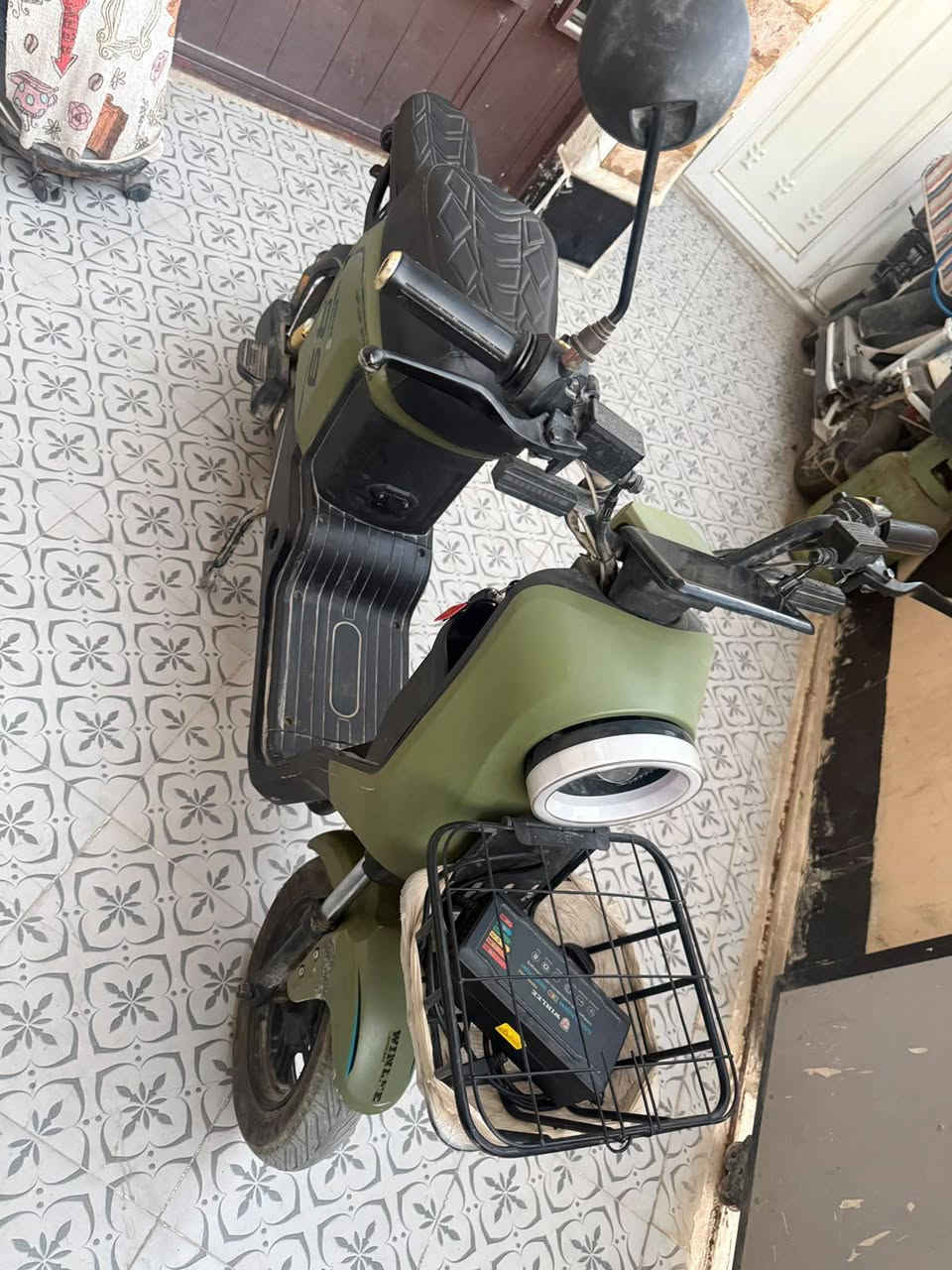سلام عليكم
عندي دراجة شحن R6 ماركت حيدر النيار  
الدراجه شغاله كلها مابيها اي عطل ٥ بطاريات  نضام P البارك ونضام Rبك موديل 2025 
مكاني الدورة 
السعر 400 وبيها مجال 
*********** متوفر واتساب
