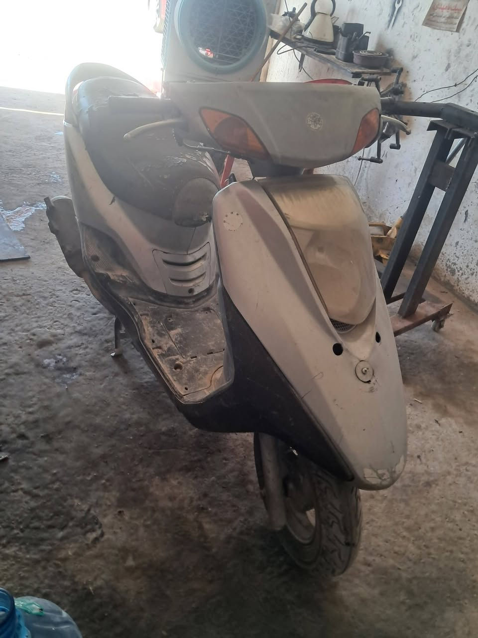 سلام عليكم دراجه بريز بيهة زنجيل والفات كهربائيات كلهة شغاله تخم تاير جديد ابيع كايمه السعر ٣٠٠ وبيهة مجال وشراي يتصل مكاني بغداد حي البتول ***********
