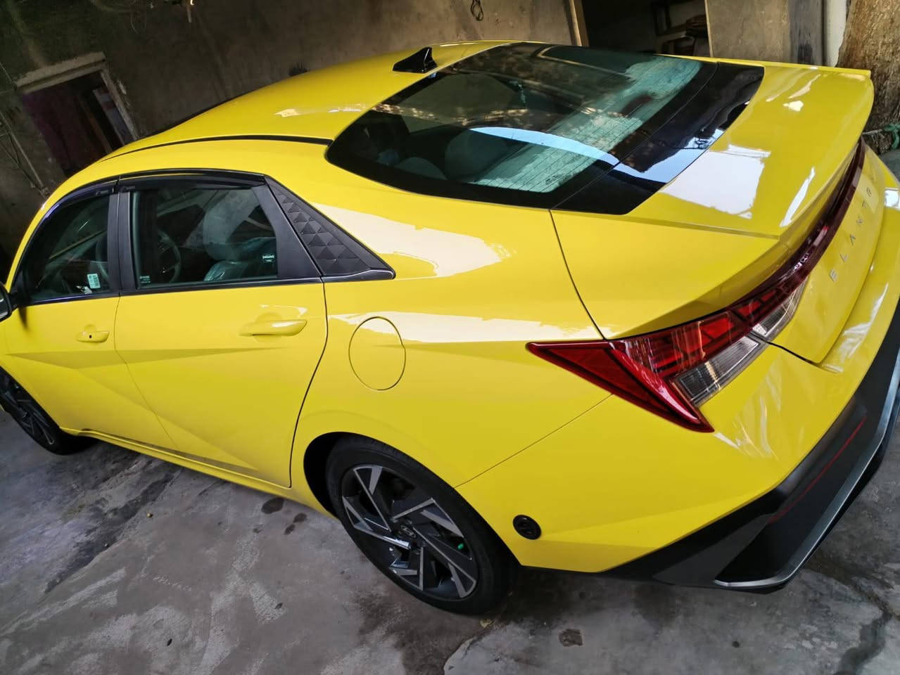 النتره 2024 سياره ماشيه 7تالاف دخول جديد 
السياره فول 
رقم بغداد اجره 
منضومه غاز 
بدون شواصي وبدون لغد
 وبدون ايرباك 
السعر 175 بغداد 
***********
