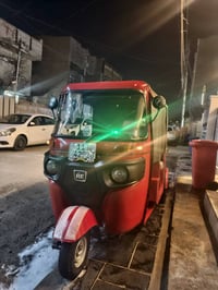 تكتك موديل 2018 باجاج شهر 10 كفاله عدا الدوس معمره فقط محرك  مجفت جديد...