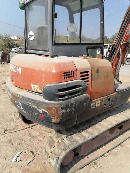 السلام عليكم للبيع حفاره حجم ٥٠ موديل ٢٠١٣ رقم سلمانية تريد تحويل تريد وكاله مكفولة وجاهزه للشغل زناجيل جديده السعر المطلوب ١٨٠ وبيها مجال بسيط للاستفسار *********** /***********
