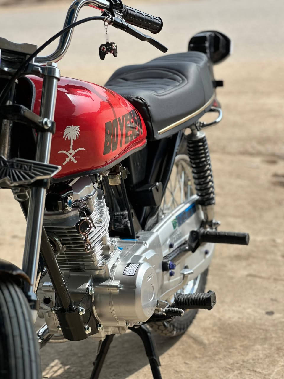 للبيع دراجه اورق اورق شاصي بارت بوريه رفيعه السعر ٩٠٠ ***********بيه مجل
