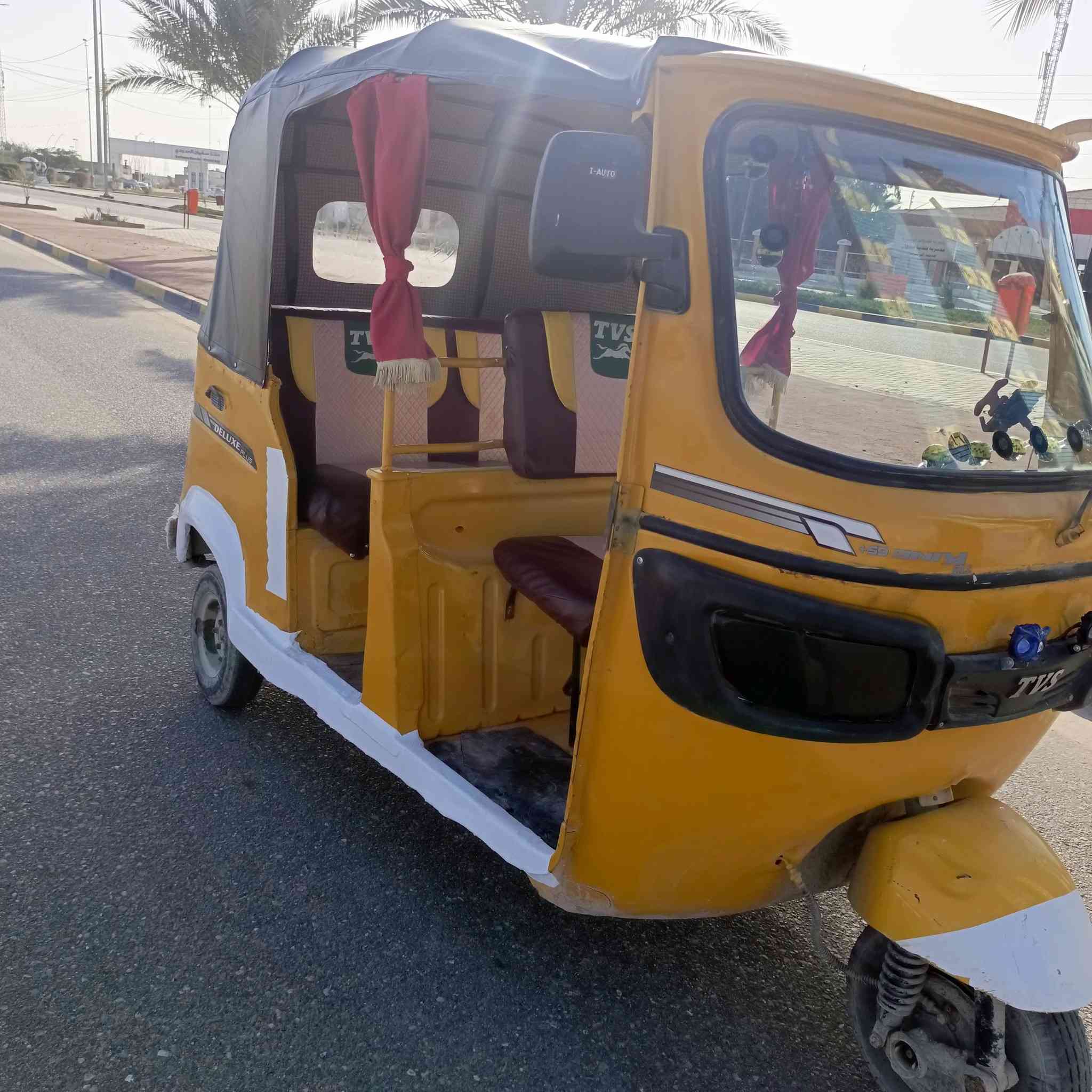 السلام عليكم تفي اس اللبيع. رقم وسنويه بس الوحات مامستملهن السنويه عندي تروح بس تستلم الوحات  تكتك خير من الله بيه محرك 21 مجفت مره وحده شرط وبيه خياس بدوس مصلحات  تكتك تجي وشوف بعينك تخبل شاهد الله ب 4 وبيه مجال قليل *********** مكان تكتك بصره سفوان
