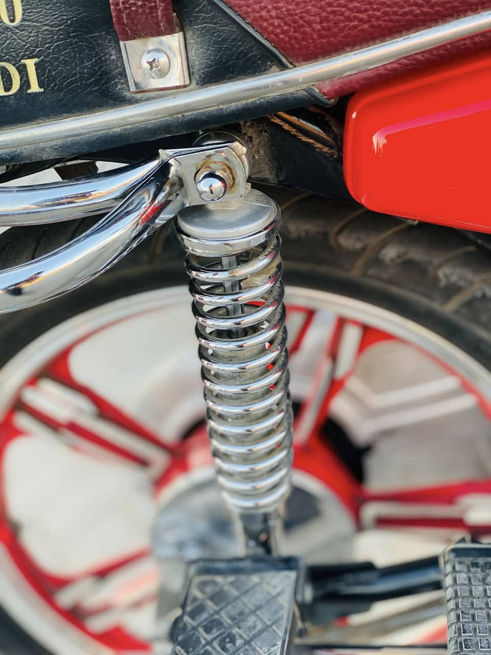 دراجه أيراني اصل للبيع
دراجه موديل 22 بعدها وكاله ما مفتوحه المحرك كفاله عامه كلشي كامل أشار لايت بك لايت دشبول رونات سلف هندر اوراق موجود او ما مشتغله دلفري 

عنوان بغداد 550 وبيها مجال 

***********
