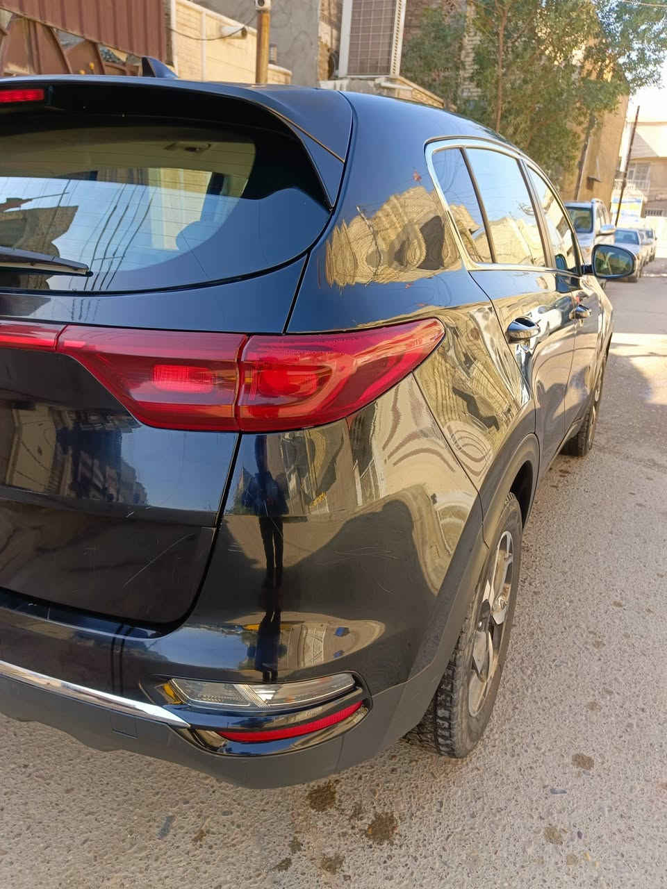 كيا سبورتج 2021 LX وارد امريكي الضرر شبر بالبنيد فقط ومشتغله على البارد وكو فوگ الرقم الخلفي ترويجه على گد اربع اصابع ممبينه
رادارات جانبي وامامي وخلفي 

توقف ذاتي مانع تصادم 

مري شفط 

مود درايف 

كروس سرعه

تحديد مسار 

كشن السائق كهرباء 

السعر 185

الاتصال ***********
